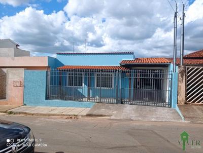 Casa para Venda, em Lavras, bairro Parque Bocaina, 3 dormitórios, 1 banheiro, 1 suíte, 4 vagas