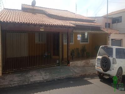 Casa para Locação, em Lavras, bairro Serra Azul, 3 dormitórios, 3 banheiros, 1 suíte, 3 vagas